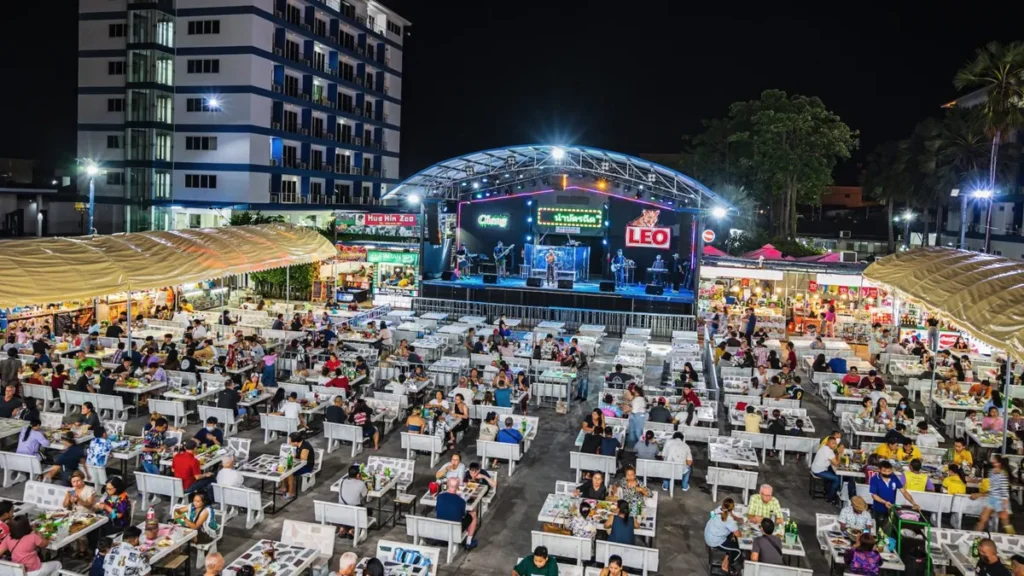night markets in hua hin for tourists and locals